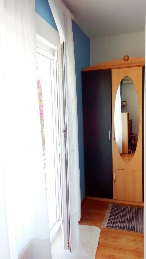 Apartmani Komunela Umago Exterior foto