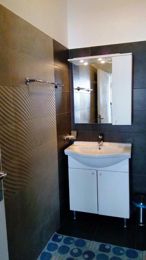 Apartmani Komunela Umago Exterior foto