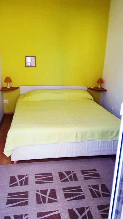 Apartmani Komunela Umago Exterior foto