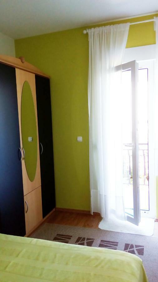 Apartmani Komunela Umago Exterior foto