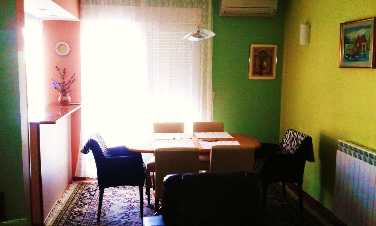 Apartmani Komunela Umago Exterior foto