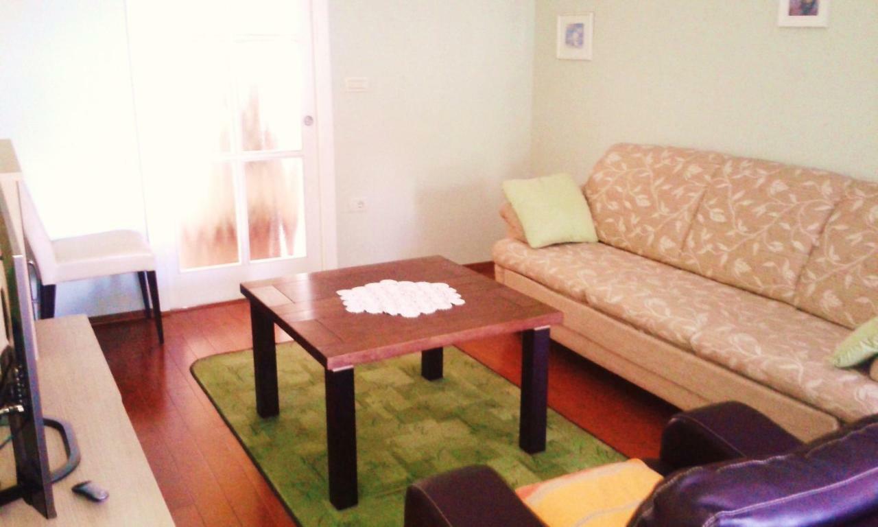 Apartmani Komunela Umago Exterior foto